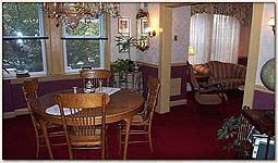 Hopkins Inn - Parlor
