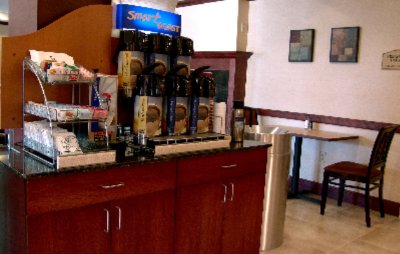 Complimentary 24 Hr Smart Roast Coffee Station