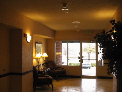 Holiday Inn Express Hotel & Suites - 