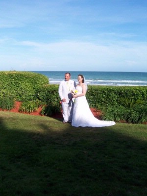 Grande Shores Ocean Resort - Wedding Photos On Ocean Front Lawn