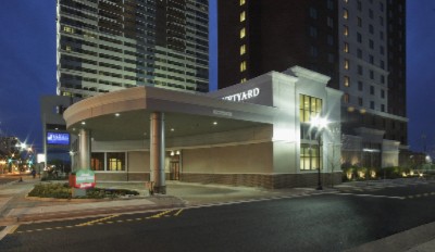 Courtyard by Marriott - 