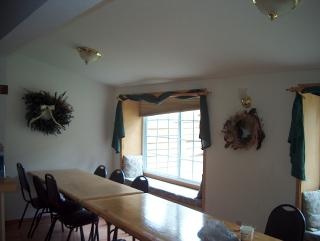 Ponderosa House - Large Dining Room For The Whole Group.
