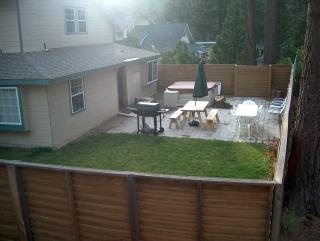 Ponderosa House - Large Private Fenced Backyard With Jacuzzi And Bbq Grill.