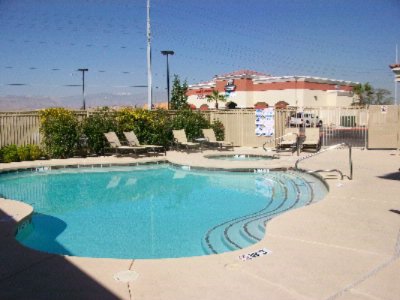 Holiday Inn Express & Suites - Enjoy A Break From Walking The Strip In Our Year-around Heated Pool!
