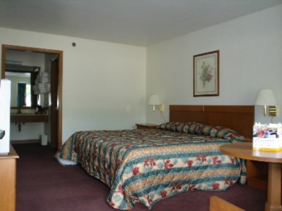 Super 8 Branson Central - Standard King Room