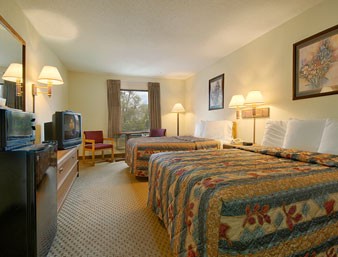 Deluxe Room With 2 Queen Beds