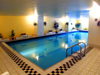 Grand Plaza Montreal - Indoor Heated pool with 24hrs Gym 