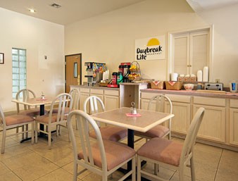 Days Inn & Suites - Free Continental Breakfast