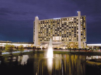 Experience Renaissance Schaumburg Hotel & Convention Center: Where The Heartland Meets The Twenty-first Century.