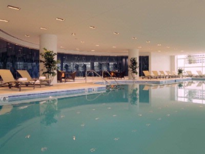 Schaumburg Renaissance - Take A Refreshing Plunge In Our Heated Indoor Pool Or A Relaxing Soak In The Jacuzzi.