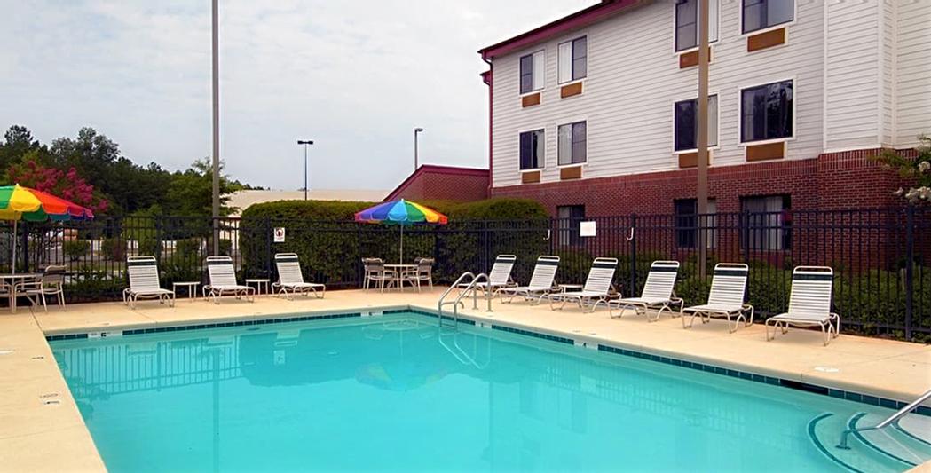 Red Roof Inn - King Bed