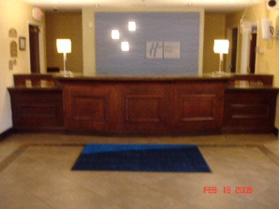 Holiday Inn Express - Frontdesk