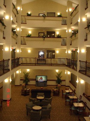 Holiday Inn Express - Atrium