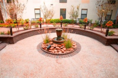 Castleberry Inn & Suites - Courtyard