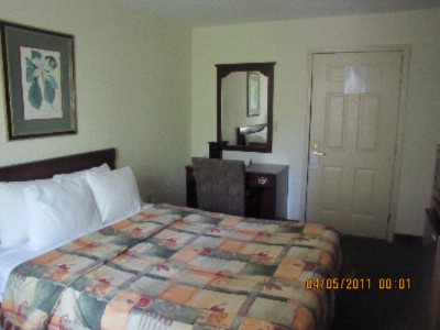Castleberry Inn & Suites - Double Full Ste