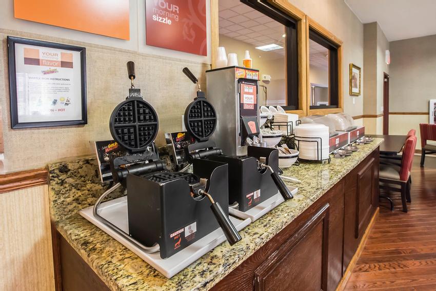 Comfort Inn Crystal Lake - Breakfast Room