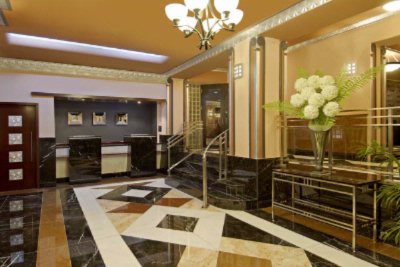 Carlyle Suites Hotel - Carlyle Suites Hotel Lobby