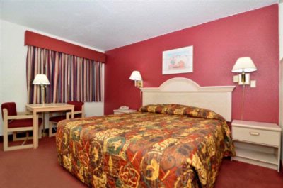 Econo Lodge - 