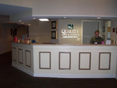 Quality Inn & Sutes - Lobby