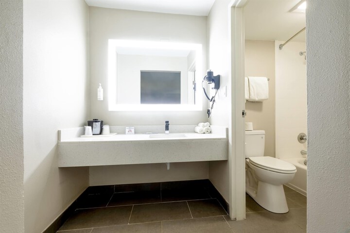 America's Best Value Inn - 
