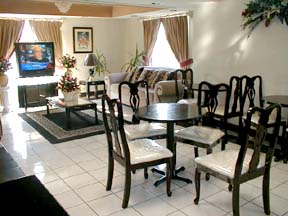Econo Lodge - 