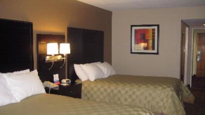 Ramada University - 2 Queen Size Beds