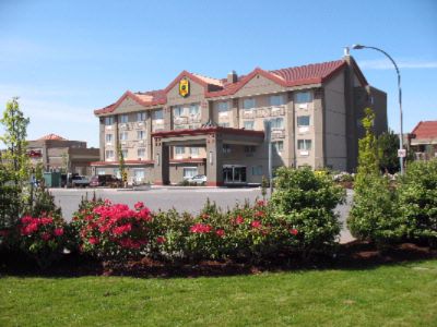 Welcome To The Super 8 Abbotsford!