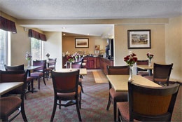 Airport / Expo Sleep Inn & Suites - Breakfast Area