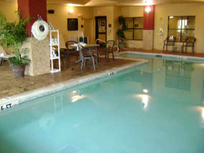 Hampton Inn & Suites - 