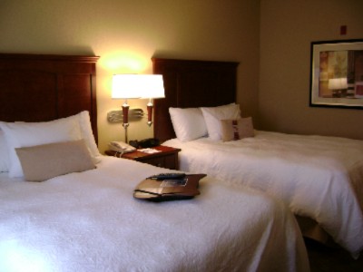 Hampton Inn & Suites - 