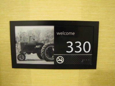 Hampton Inn & Suites - 
