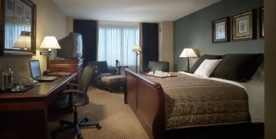 Sheraton Overland Park Hotel - Guestroom