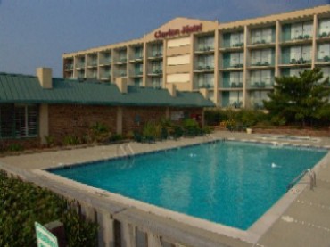Clarion Oceanfront Hotel Pool