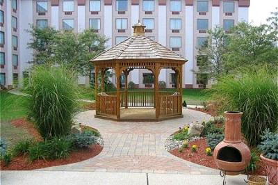 Radisson Piscataway - Gazebo