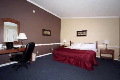 Historic Strasburg Inn - Room With 2 Queen Beds