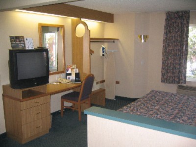 Sleep Inn Flagstaff - King Suite Bedroom With Sleeper Sofa Microwave And Fridge