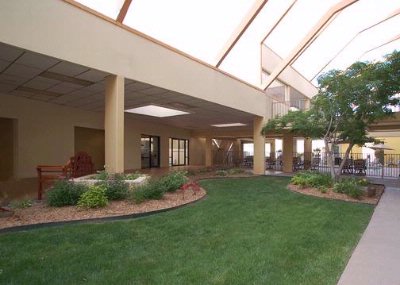 Clarion Hotel - Clarion Hotel Courtyard 1