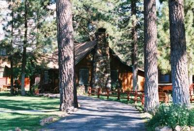 Golden Bear Cottages Resort - Private Drives Bbq Patios And More