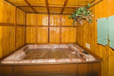 Golden Bear Cottages Resort - Some Cottages With Indoor Spas