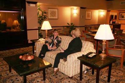 Hampton Inn & Suites - Sit And Relax In Our Lounge.