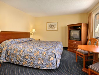 Single King Bed Room
