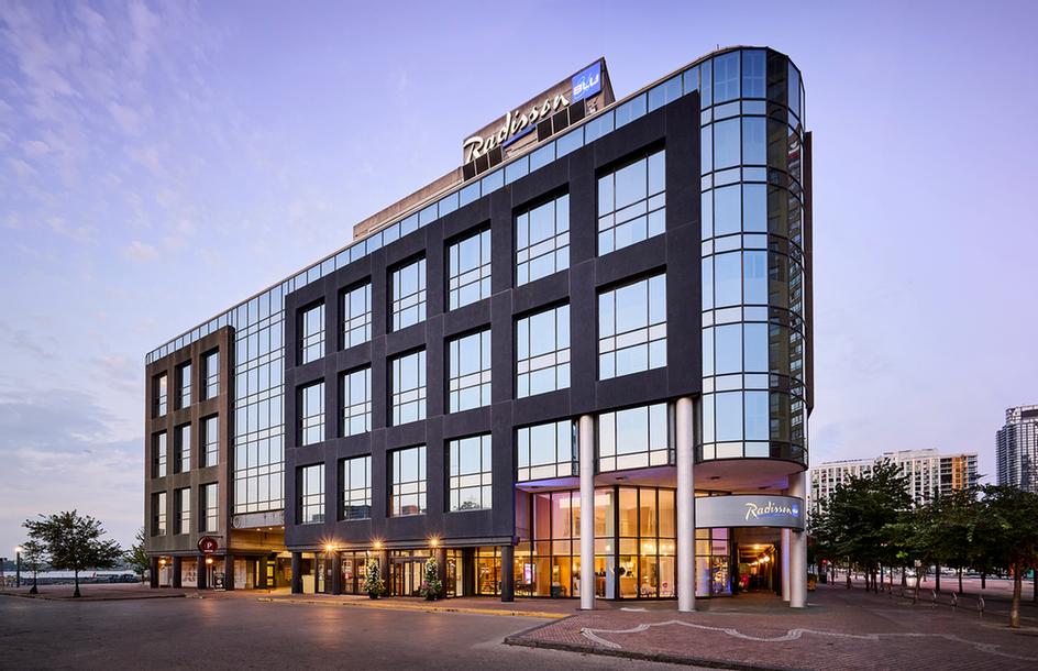 Radisson Admiral Hotel Toronto Harbourfront - Exterior Hotel Photo - Front Facing
