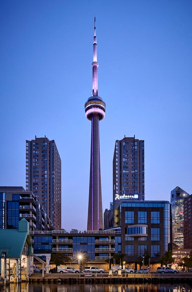 Radisson Admiral Hotel Toronto Harbourfront - Exterior Hotel Photo - Rear Facing