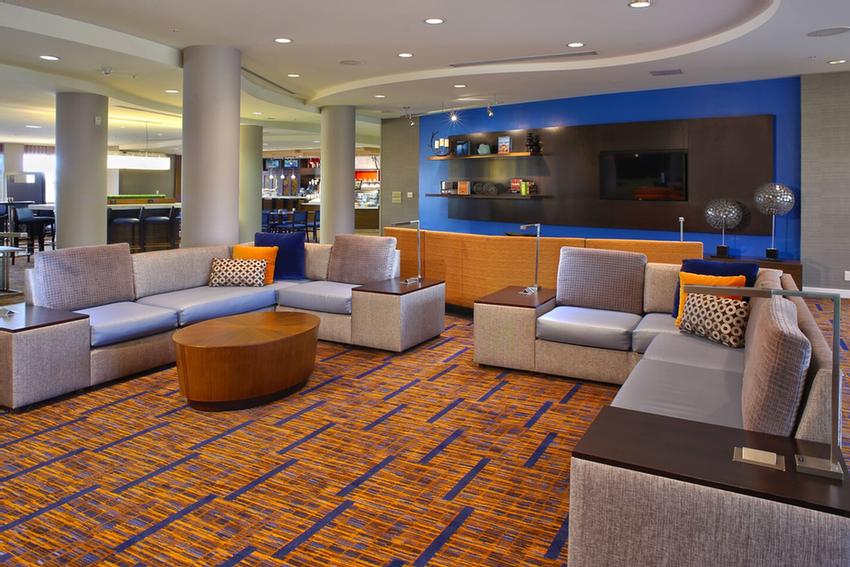 Courtyard by Marriott Hotel Hamilton - 
