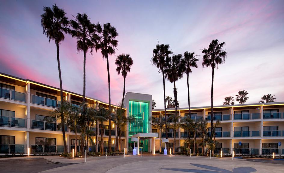 Marina Del Rey Hotel - The Lobby