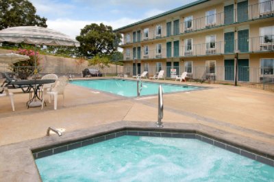 Days Inn of Harrison - Pool And Spa