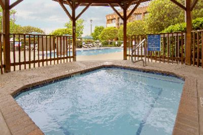 Comfort Suites Hot Tub