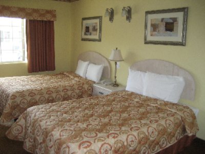 2 Double Beds