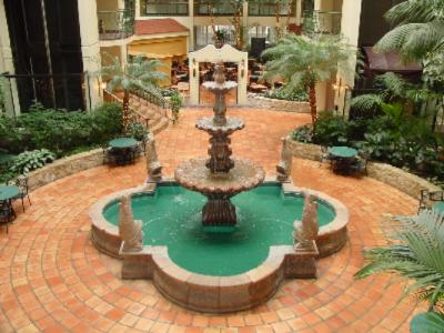 Embassy Suites Schaumburg - 