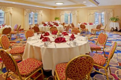Courtyard by Marriott Downtown Norfolk - 